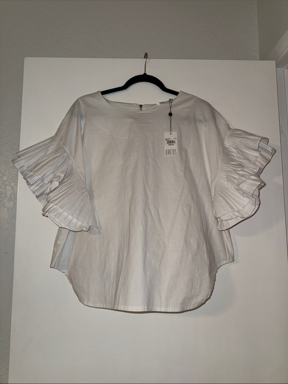 Kaktus BNWT White Pleated Ruffle Sleeve Blouse Size XL
